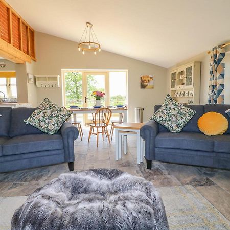 Acorn Lodge Stafford Bagian luar foto