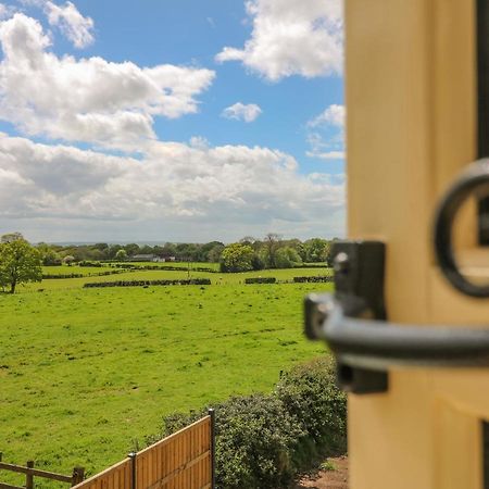 Acorn Lodge Stafford Bagian luar foto