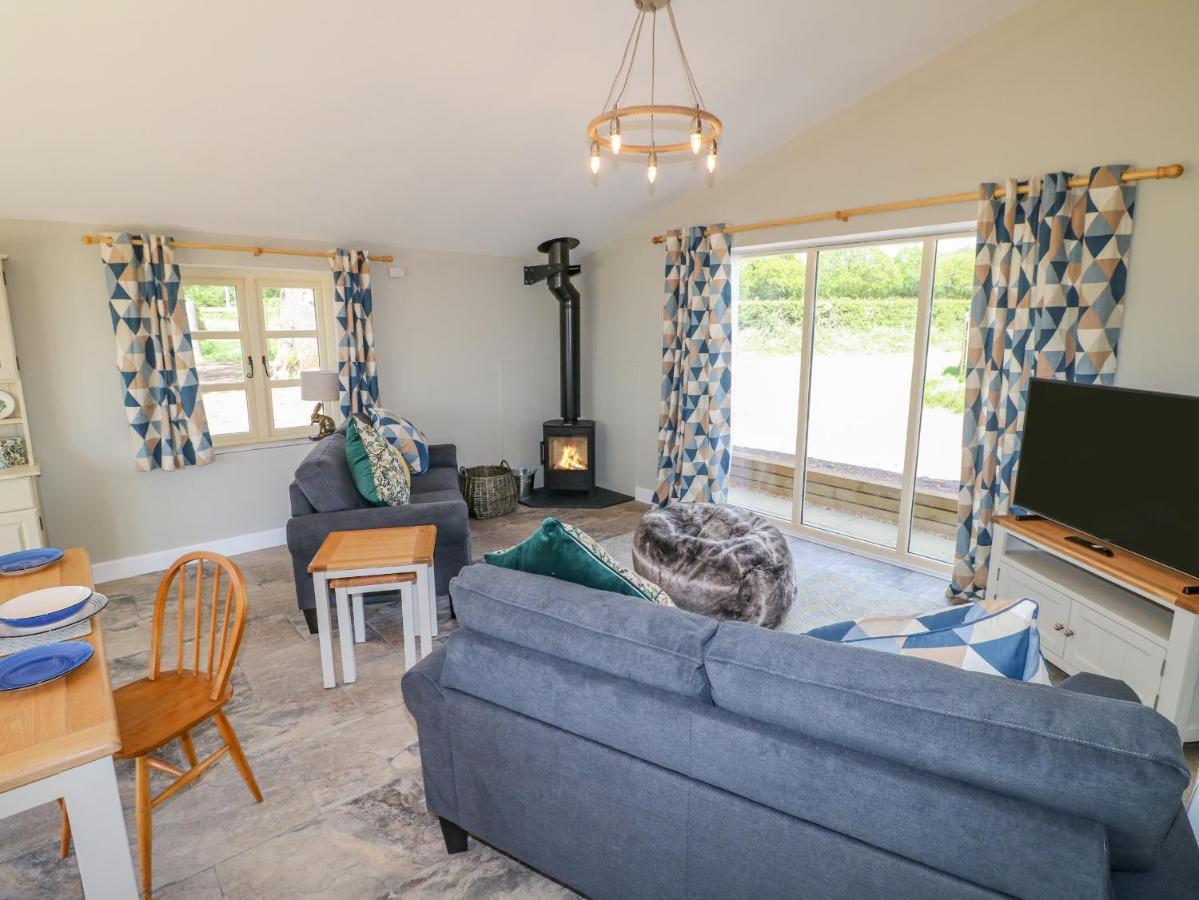 Acorn Lodge Stafford Bagian luar foto