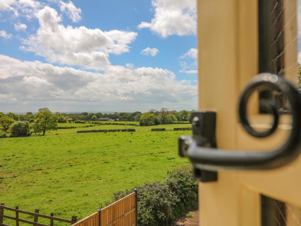 Acorn Lodge Stafford Bagian luar foto