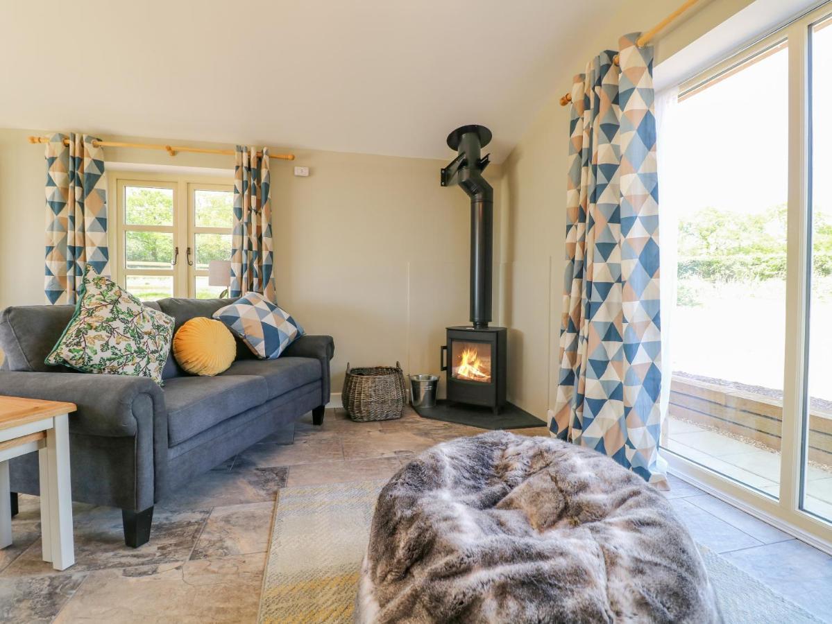 Acorn Lodge Stafford Bagian luar foto