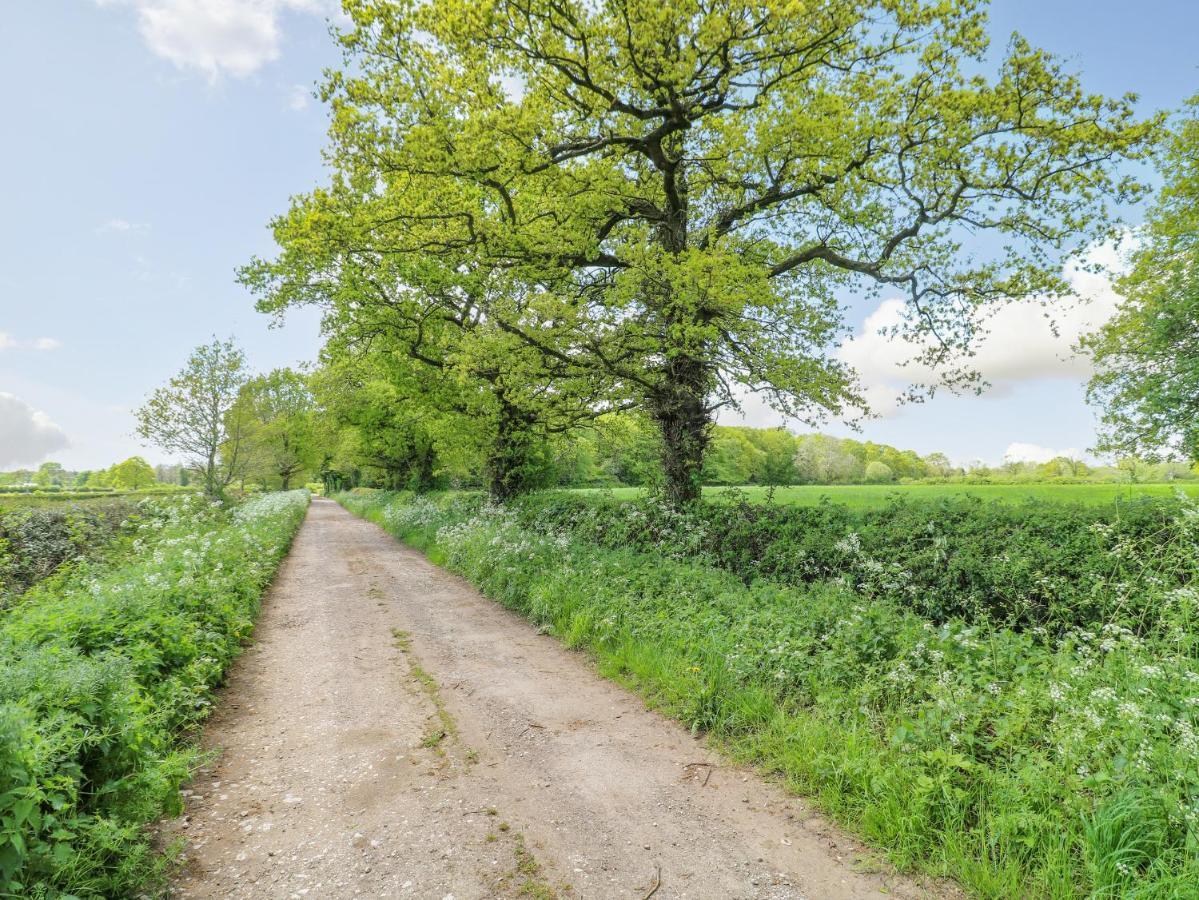 Acorn Lodge Stafford Bagian luar foto