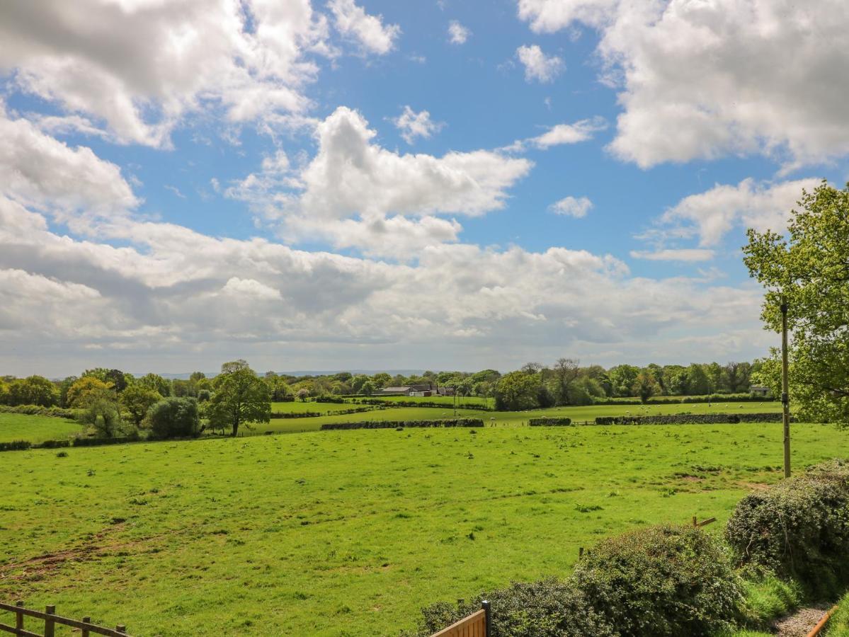 Acorn Lodge Stafford Bagian luar foto